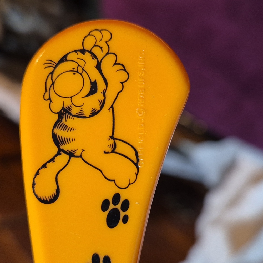 Orange Garfield Kids Comb and Brush Set 1978 Collectors Item - Picture 9 of 9